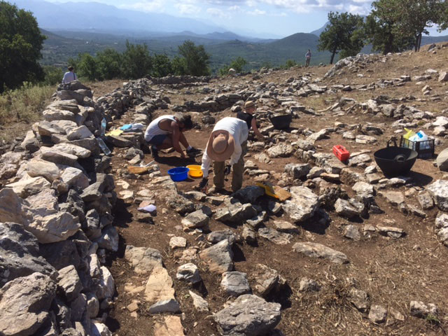 Excavation in trench Malthi 2016