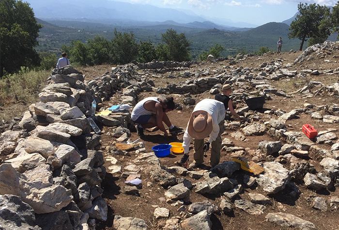 Fig. 3: Work during the recent excavations at the Malthi settlement.
