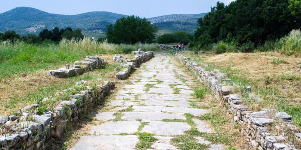 Ancient maps, wayfinding and spatial cognition. How would the Greeks have done it?