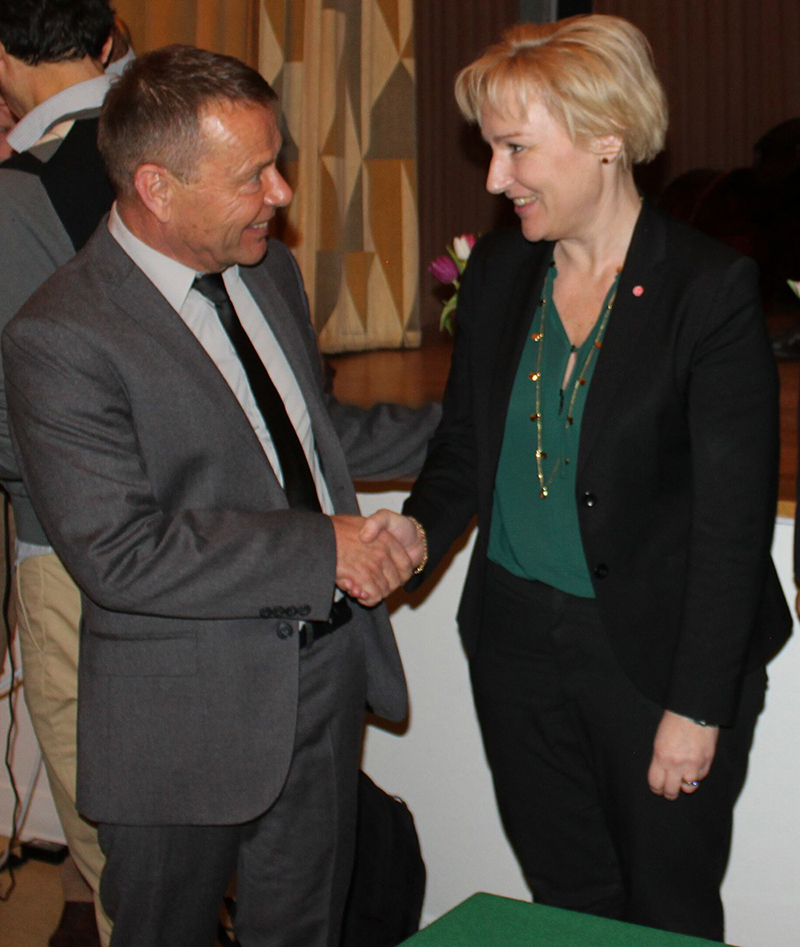 <p>The Swedish Institute’s director, Arto Penttinen, with the Swedish Minister for Higher Education, Helene Hellmark Knutsson. Photo by Susanne Berndt Ersöz</p>